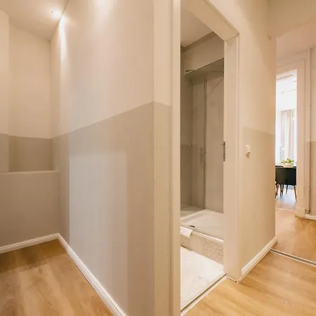 120qm Mygold 2 Bathrooms Balcony Up To 9 Guests 公寓 *