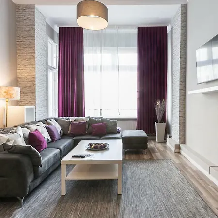 公寓 Dilo 120 Sqm 2 Baths Balcony