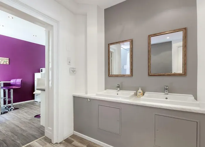 Dilo 120 Sqm 2 Baths Balcony *