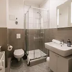 120Qm Mygold Apartment 2 Bathrooms Balcony Up To 9 Guests 公寓 *