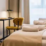 120Qm Mygold Apartment 2 Bathrooms Balcony Up To 9 Guests 公寓