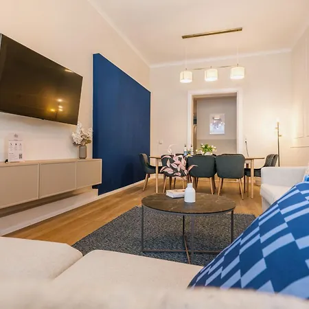 شقة 120Qm Mygold Apartment 2 Bathrooms Balcony Up To 9 Guests *