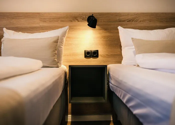 120Qm Mygold Apartment 2 Bathrooms Balcony Up To 9 Guests דירה ברלין