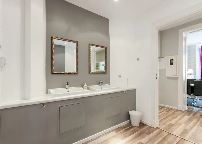 Dilo 120 Sqm 2 Baths Balcony *