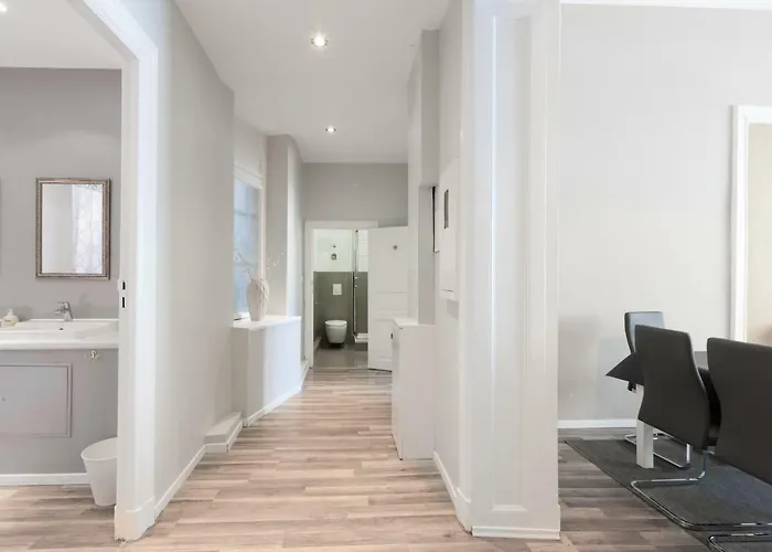 Dilo 120 Sqm 2 Baths Balcony