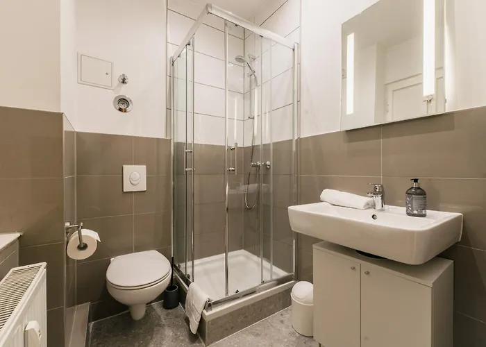 120Qm Mygold Apartment 2 Bathrooms Balcony Up To 9 Guests